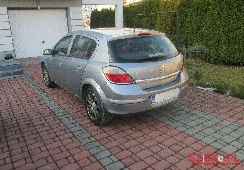 2004' Opel Astra photo #1