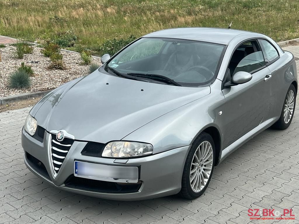 2006' Alfa Romeo GT photo #1