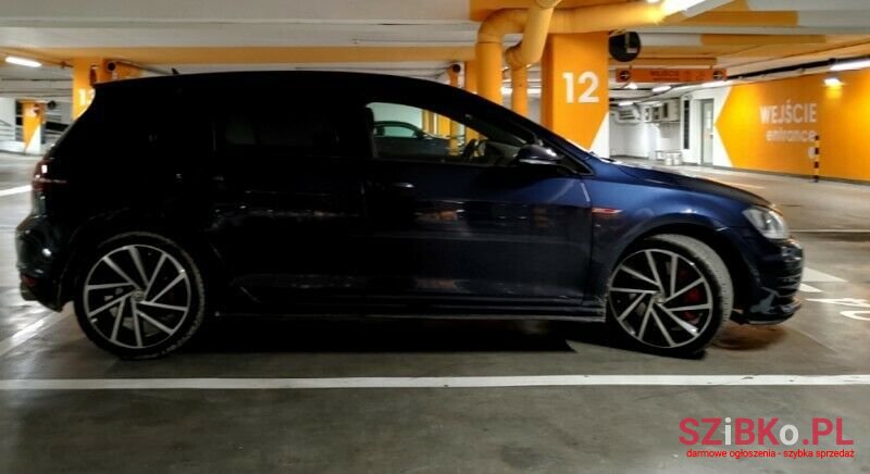 2017' Volkswagen Golf photo #3