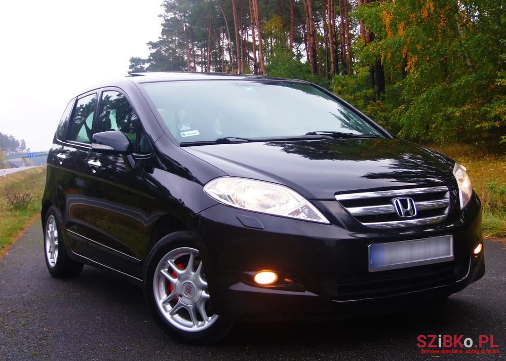 2005' Honda FR-V photo #3