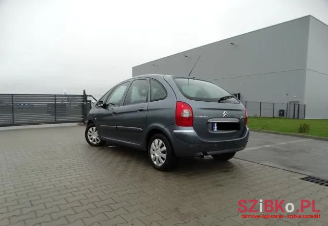 2007' Citroen Xsara Picasso photo #3