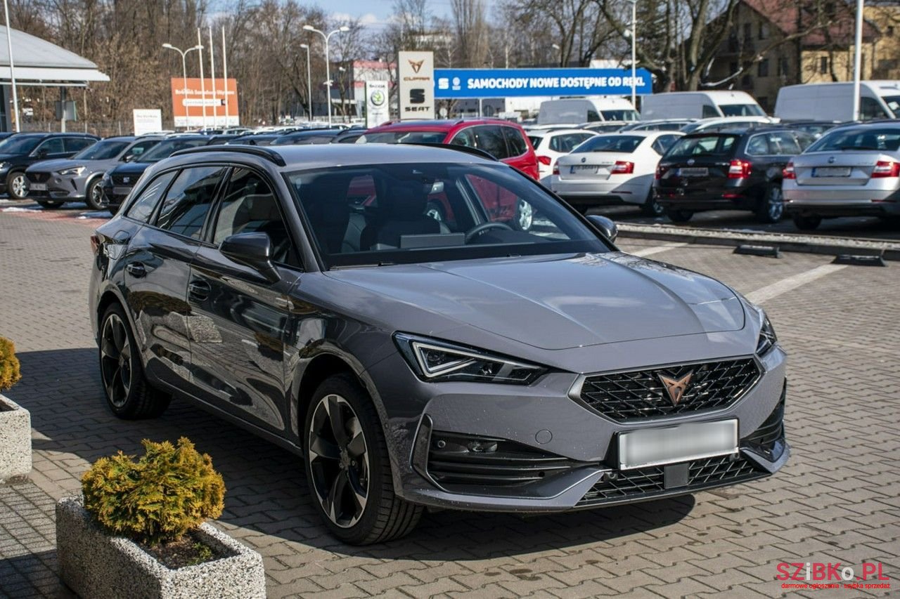 2023' Cupra Leon Sportstourer photo #4