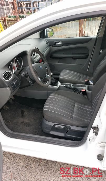 2008' Ford Focus photo #6