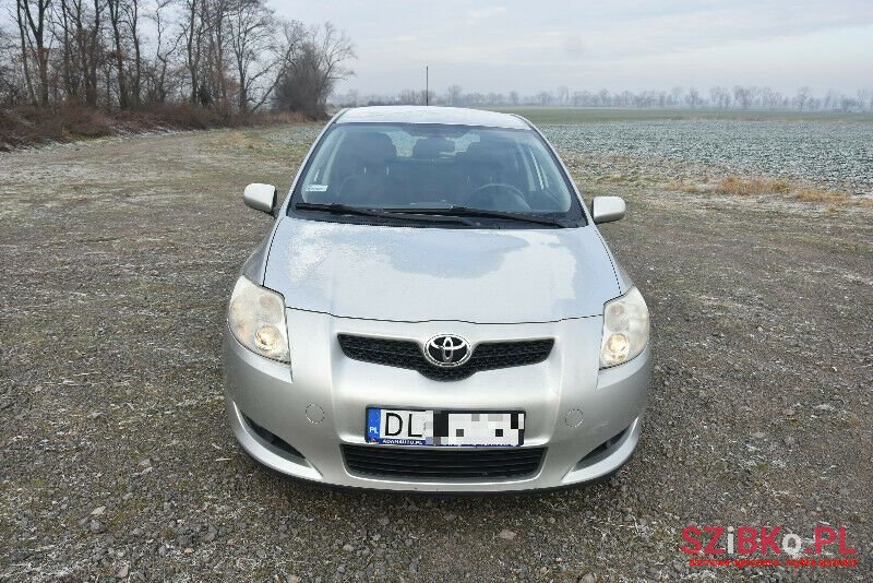 2007' Toyota Auris photo #3