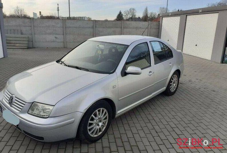 2002' Volkswagen Bora photo #1