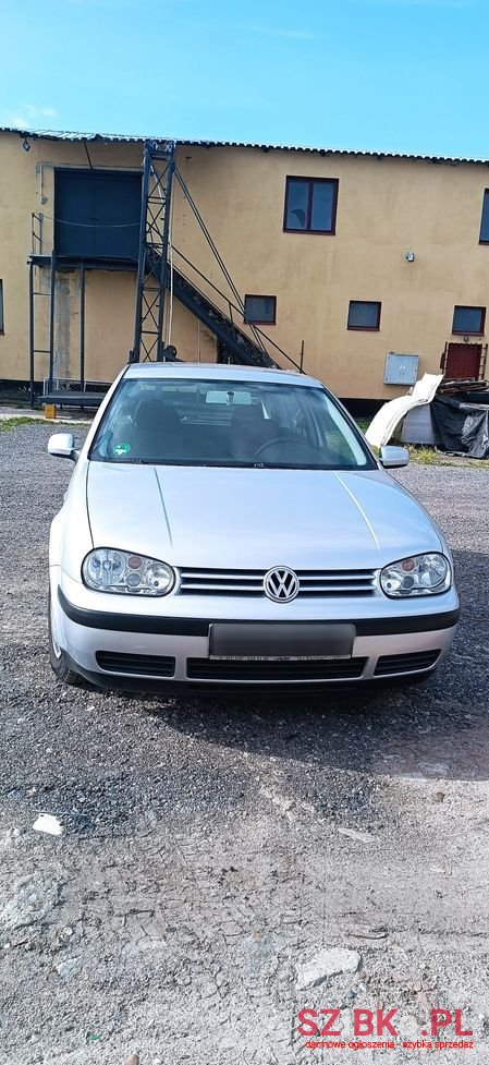 2003' Volkswagen Golf photo #1