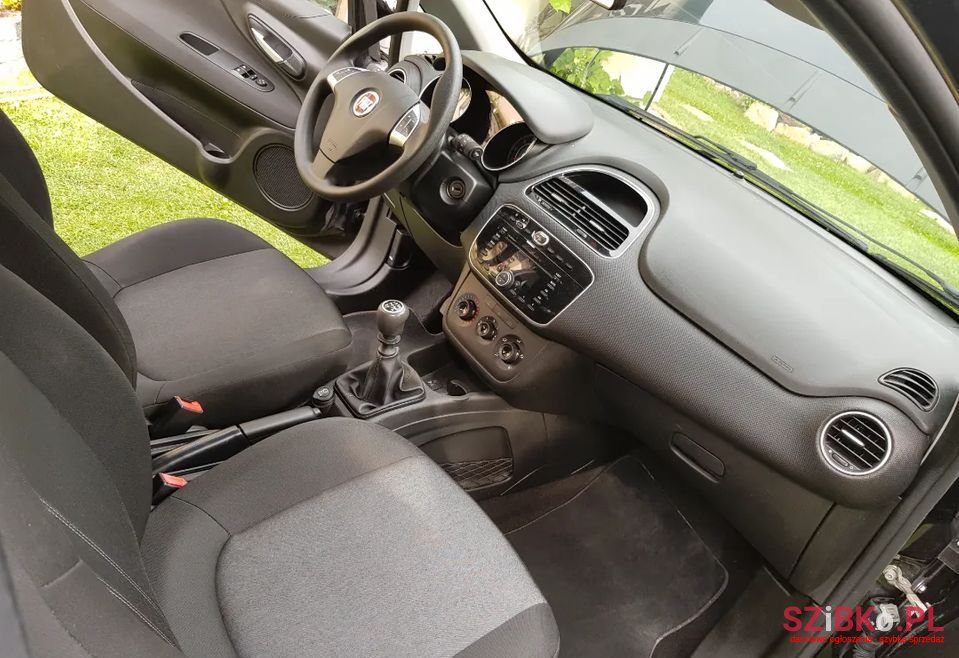 2013' Fiat Punto photo #3