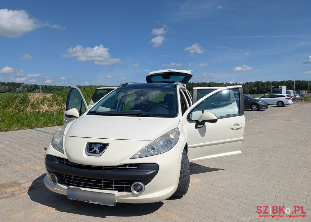 2007' Peugeot 207 95 Vti Family photo #1