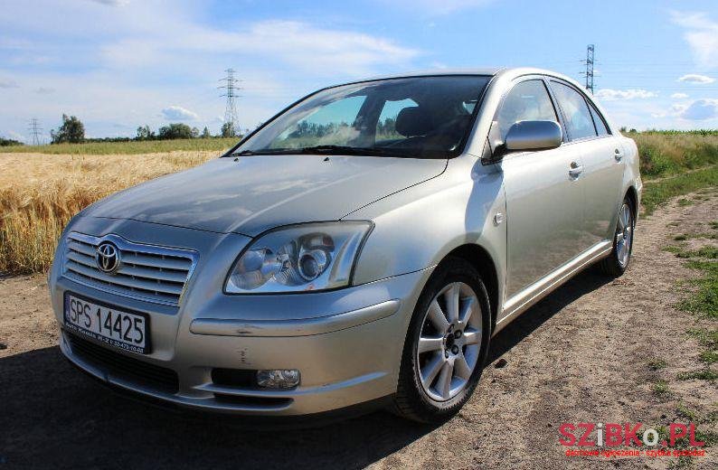 2003' Toyota Avensis photo #1