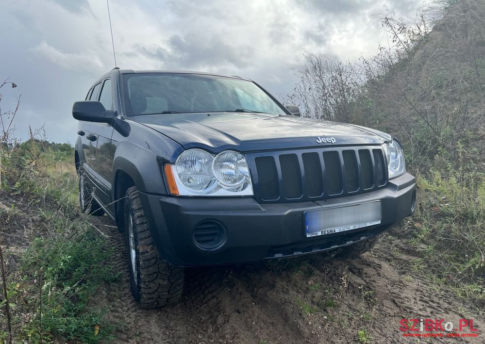 2004' Jeep Grand Cherokee photo #1