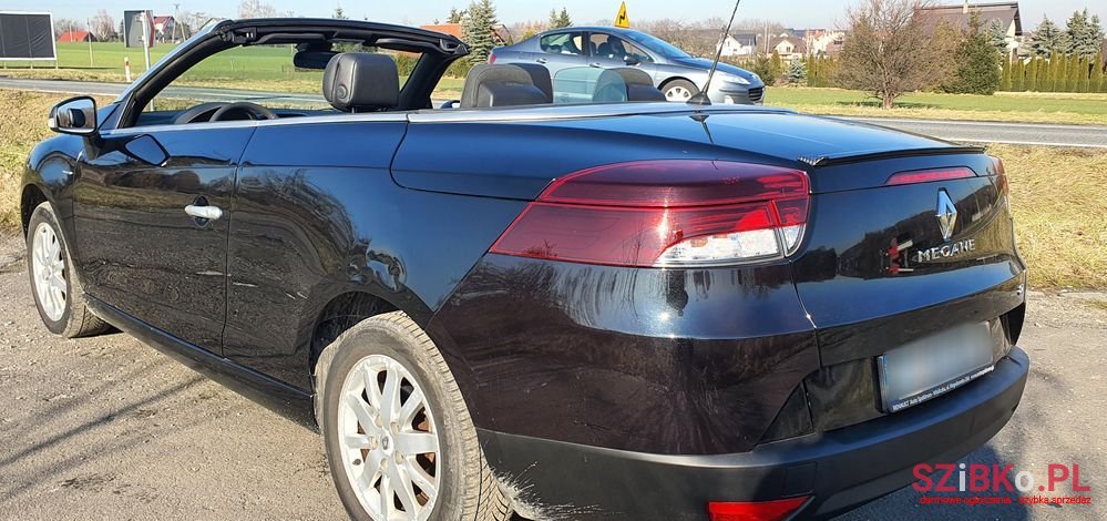 2011' Renault Megane photo #5