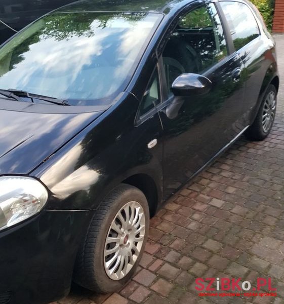 2009' Fiat Punto photo #4