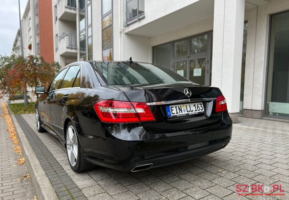 2011' Mercedes-Benz Klasa E photo #3
