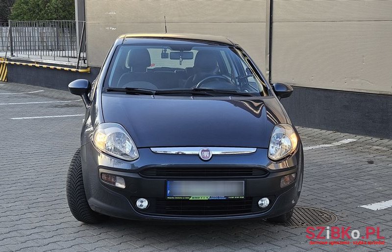 2010' Fiat Punto Evo photo #3