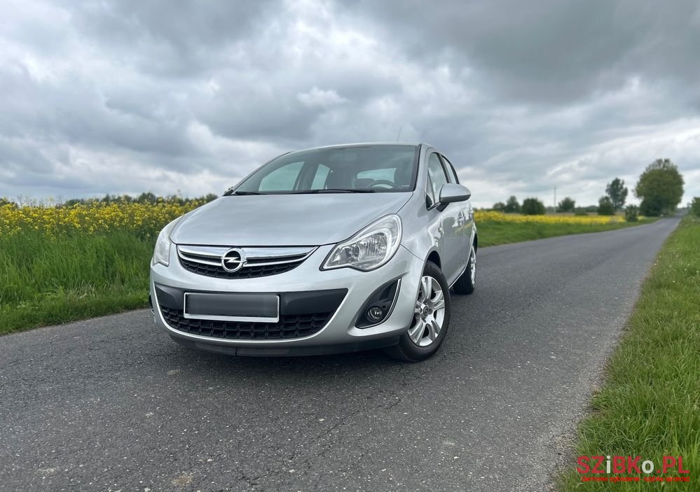 2011' Opel Corsa 1.2 16V Cosmo photo #2
