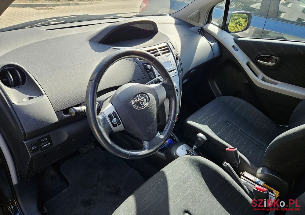 2008' Toyota Yaris photo #6