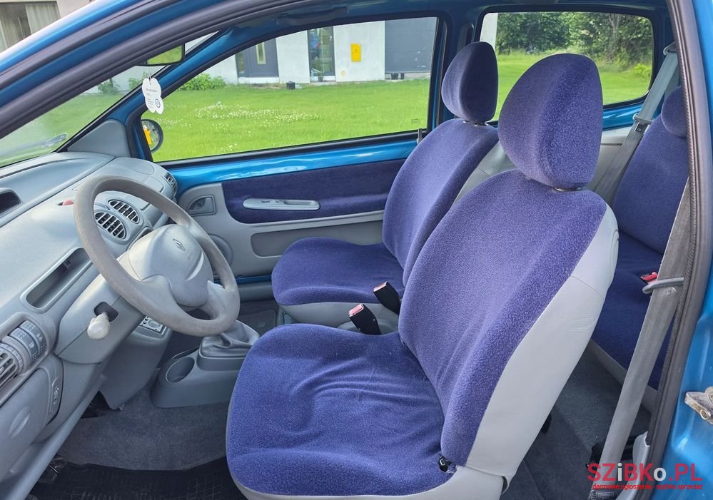 2006' Renault Twingo 1.2 Privilege photo #5