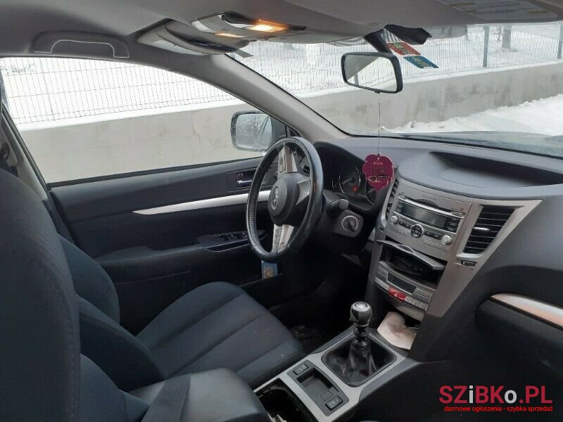 2010' Subaru Legacy photo #2