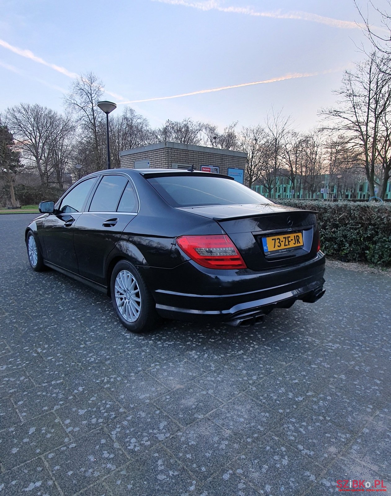 2008' Mercedes-Benz C-Class C220 205pk photo #3