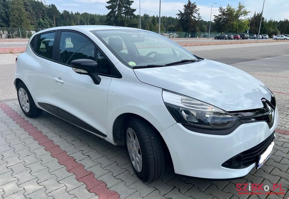 2015' Renault Clio photo #1