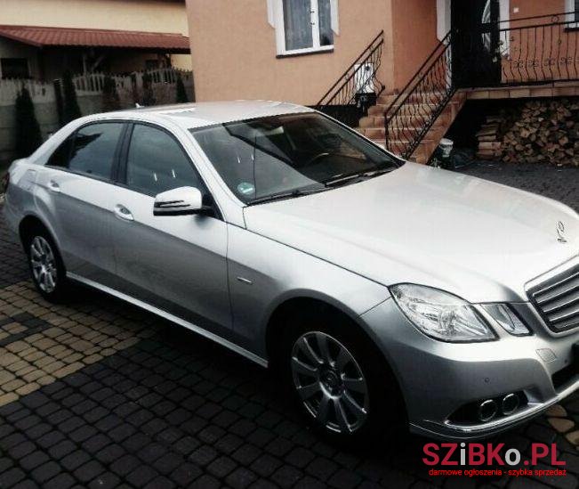 2009' Mercedes-Benz Klasa E photo #1