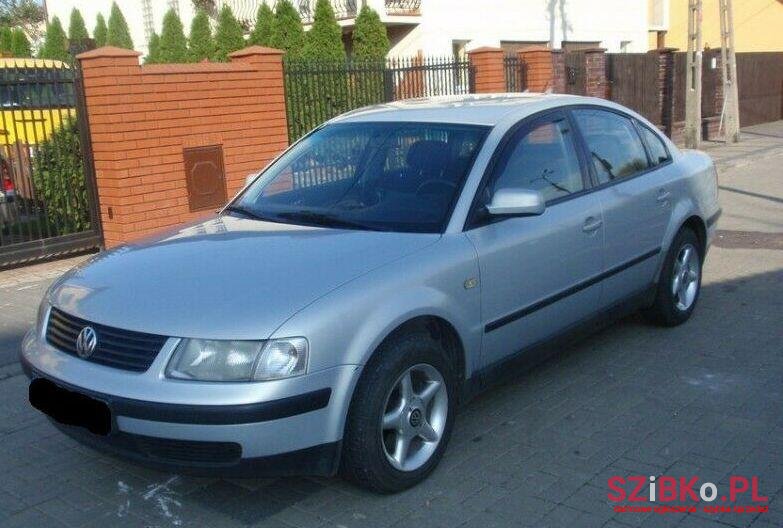 1999' Volkswagen Passat photo #1