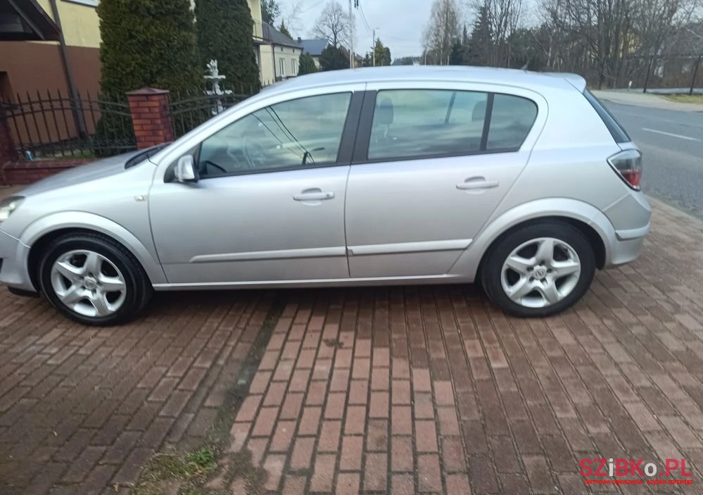 2008' Opel Astra Iii 1.4 Elegance photo #5