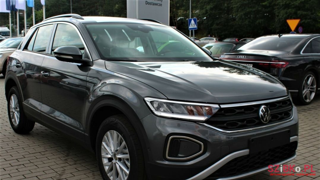 2022' Volkswagen T-Roc photo #3
