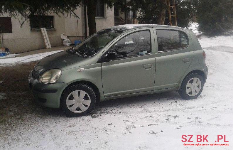 2004' Toyota Yaris photo #2