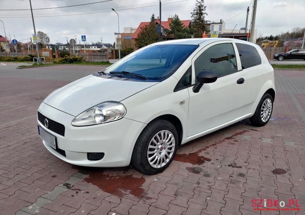2010' Fiat Grande Punto 1.4 8V 360 photo #3