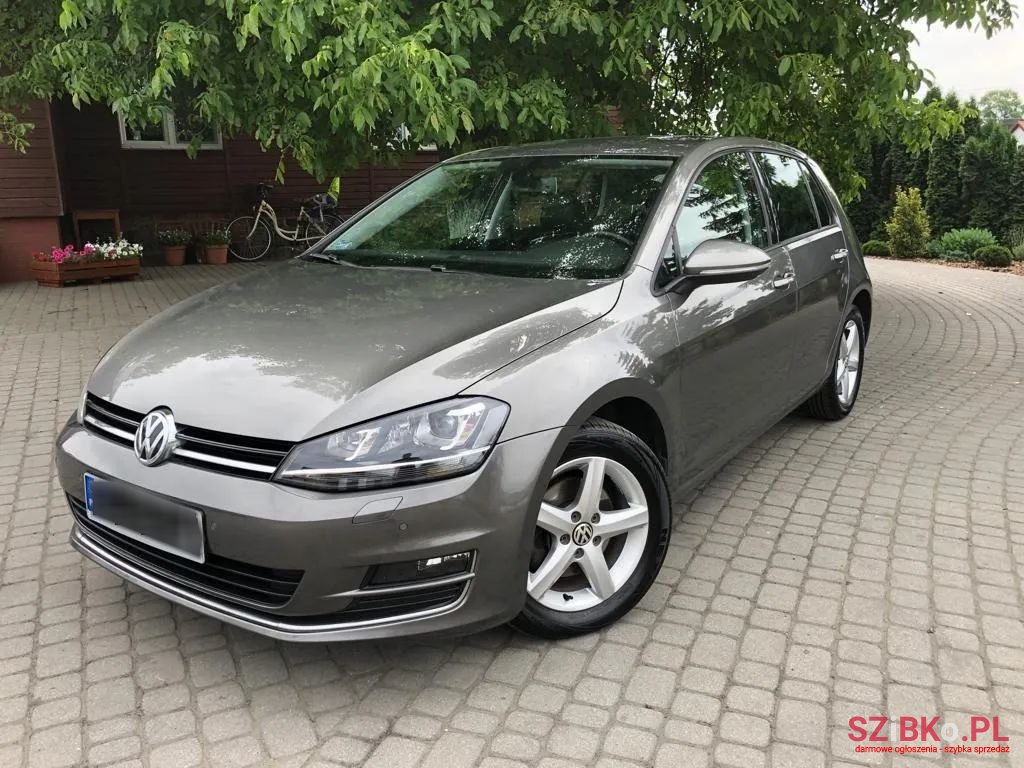 2016' Volkswagen Golf photo #1