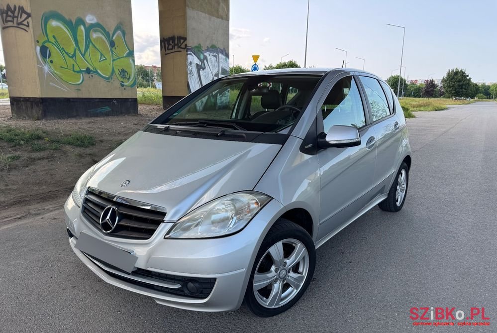 2010' Mercedes-Benz A-Class photo #1