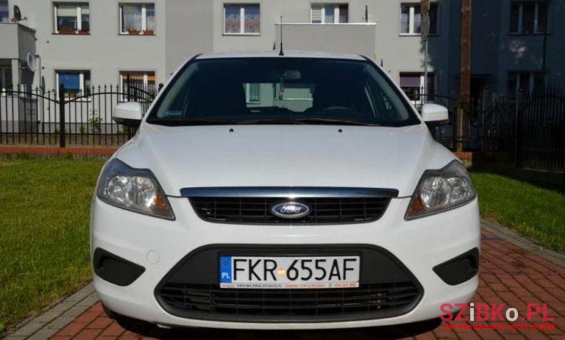 2010' Ford Focus photo #5