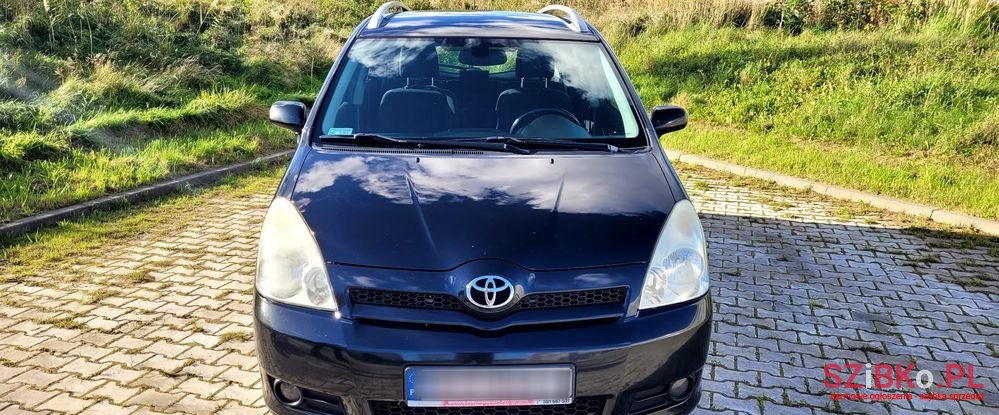 2005' Toyota Corolla Verso photo #2