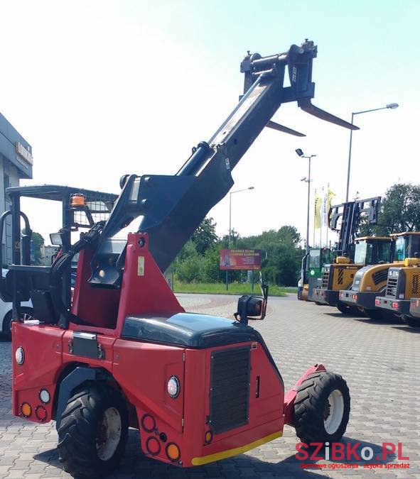 2010' Moffett photo #5