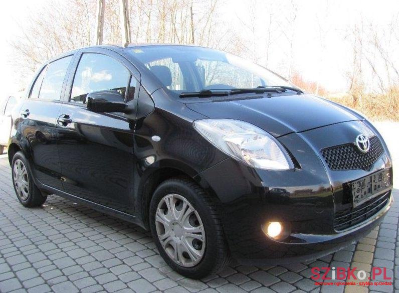 2008' Toyota Yaris photo #1