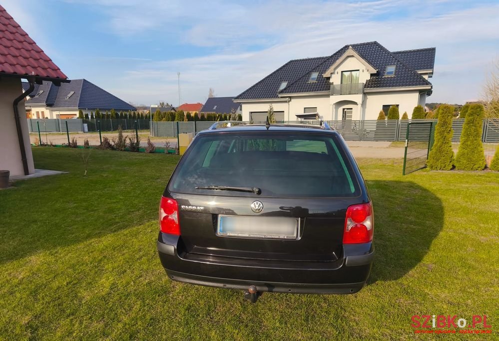 2004' Volkswagen Passat photo #6