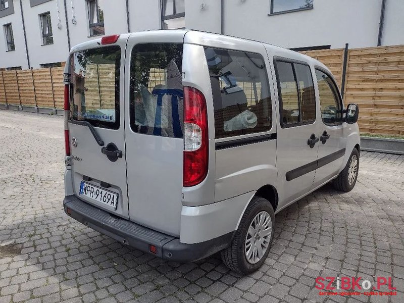 2010' Fiat Doblo photo #4