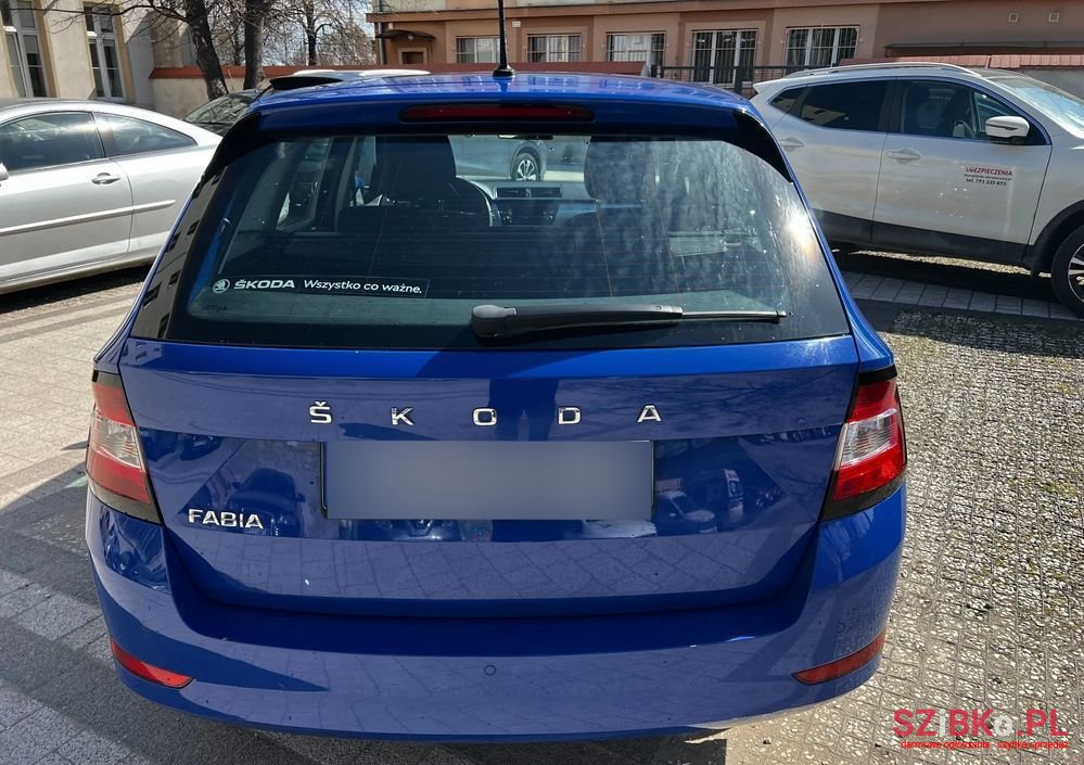 2020' Skoda Fabia 1.0 Ambition photo #5
