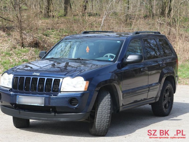 2005' Jeep Grand Cherokee photo #2