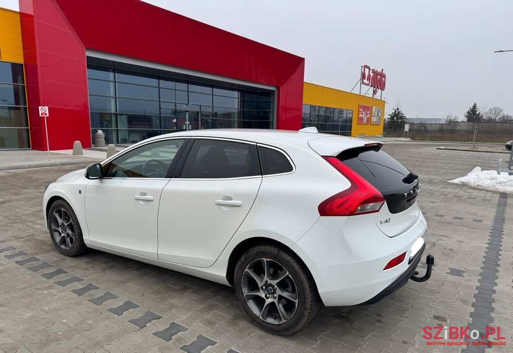 2016' Volvo V40 D2 Drive-E Ocean Race photo #4