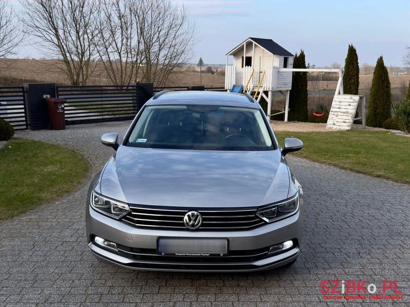 2015' Volkswagen Passat photo #1