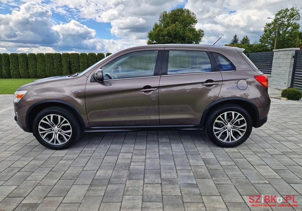 2016' Mitsubishi ASX photo #4