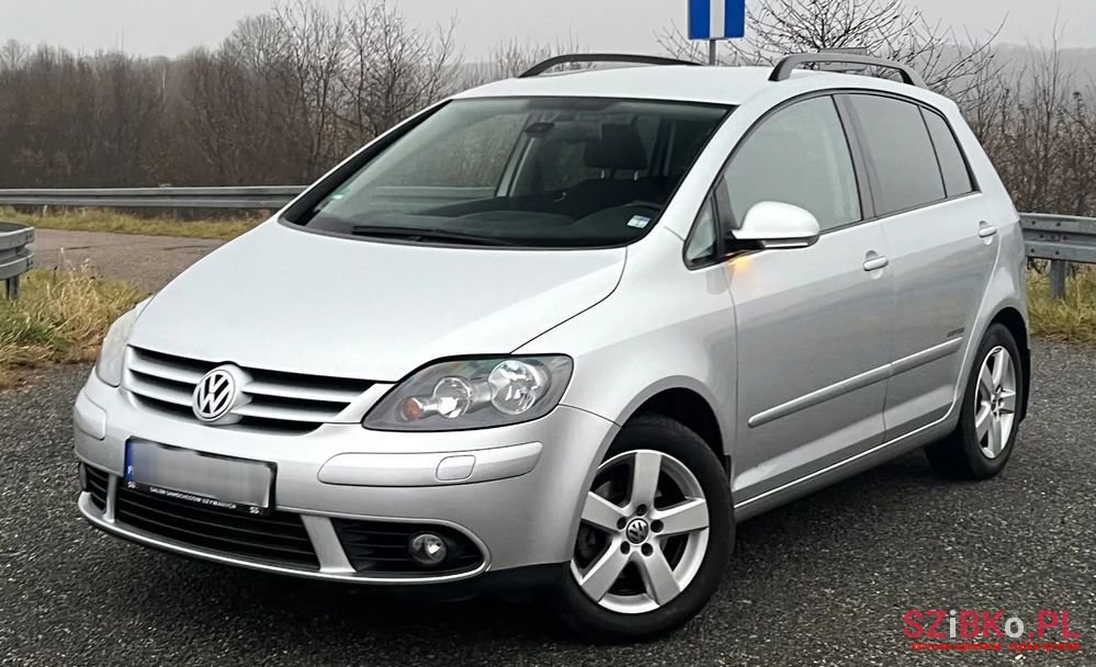 2008' Volkswagen Golf Plus photo #1