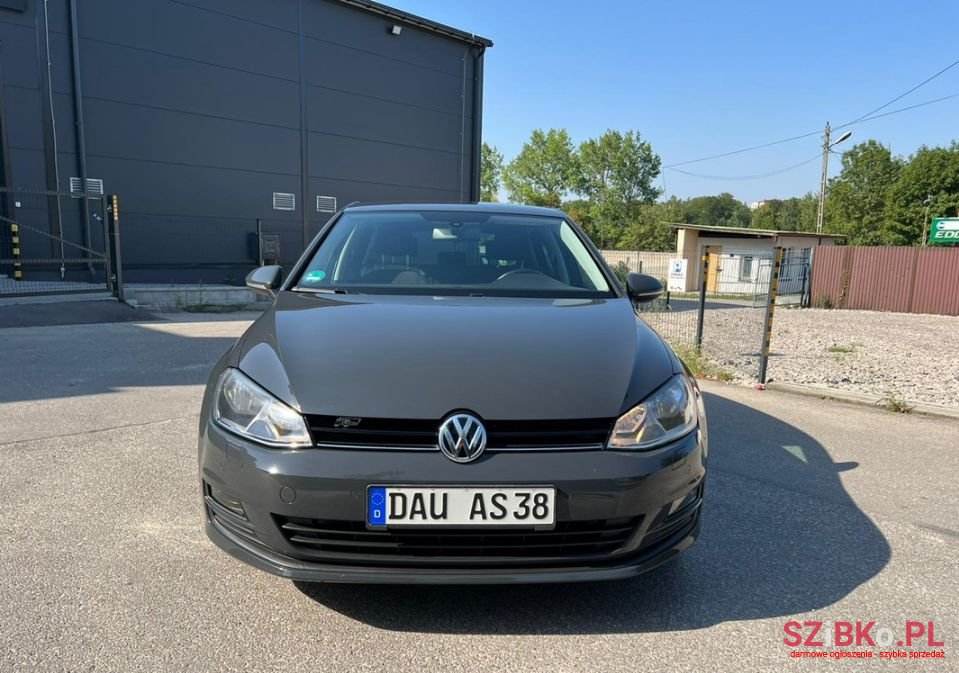 2014' Volkswagen Golf photo #3