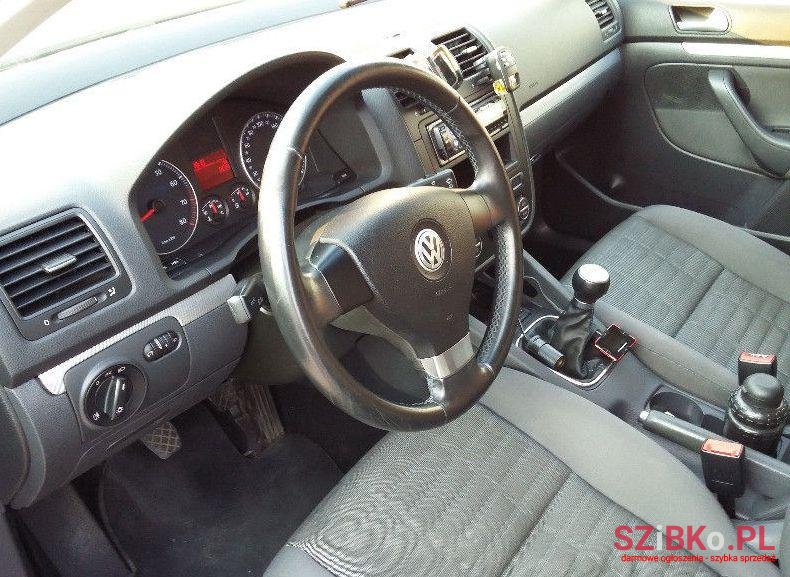 2007' Volkswagen Golf photo #1