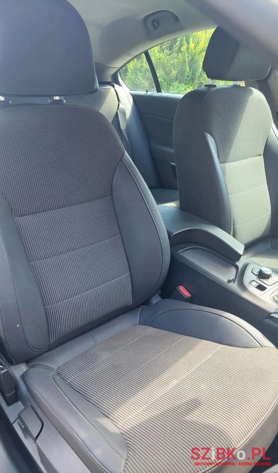 2010' Opel Insignia photo #2