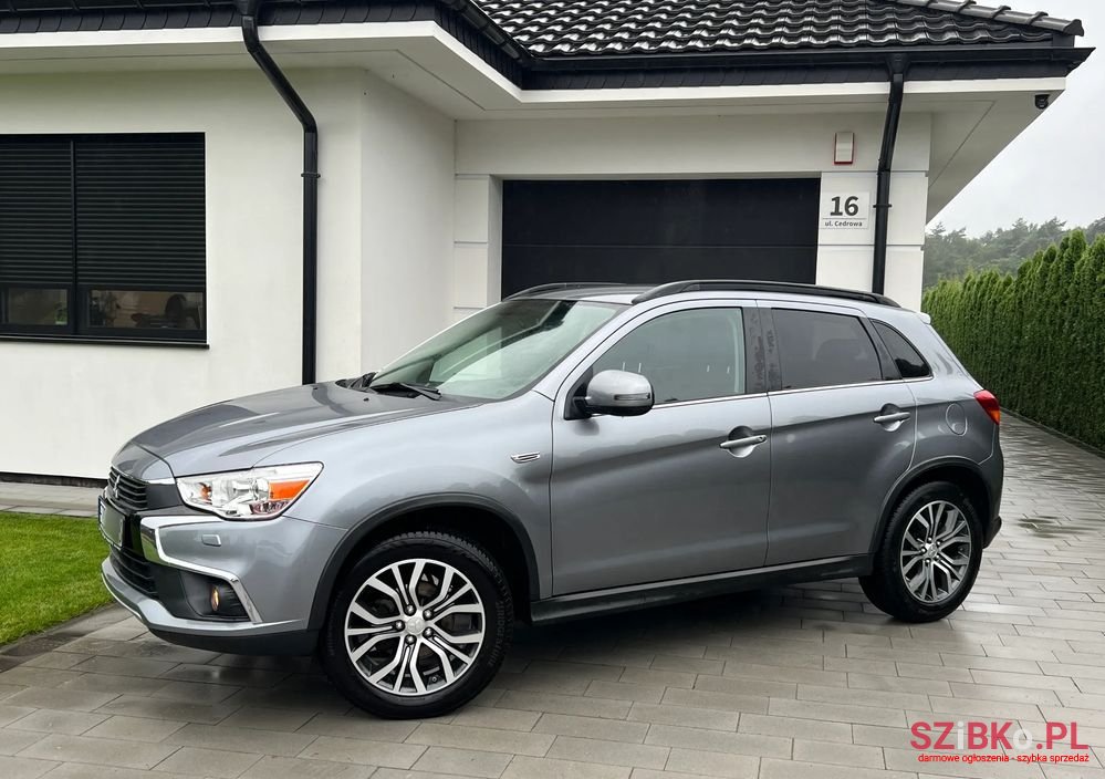 2016' Mitsubishi ASX photo #5