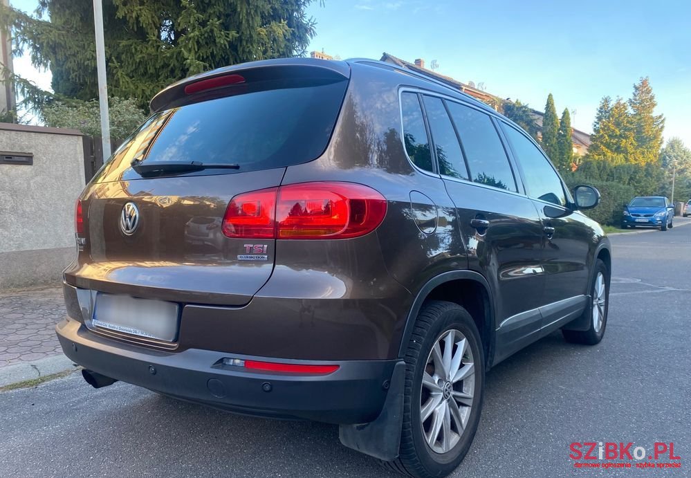 2011' Volkswagen Tiguan photo #5