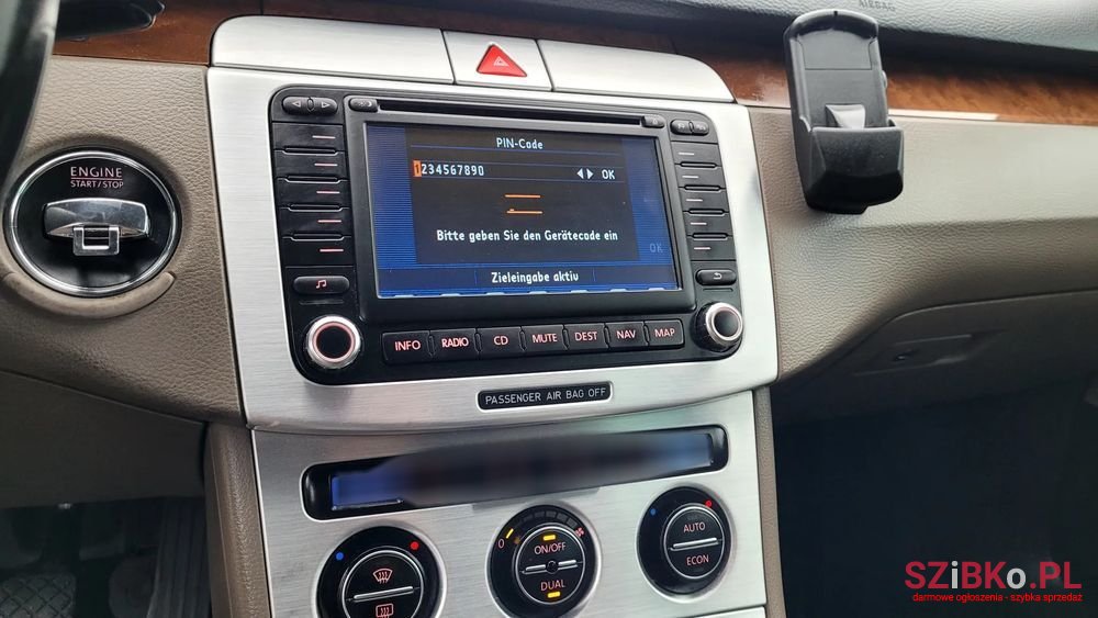 2006' Volkswagen Passat photo #5